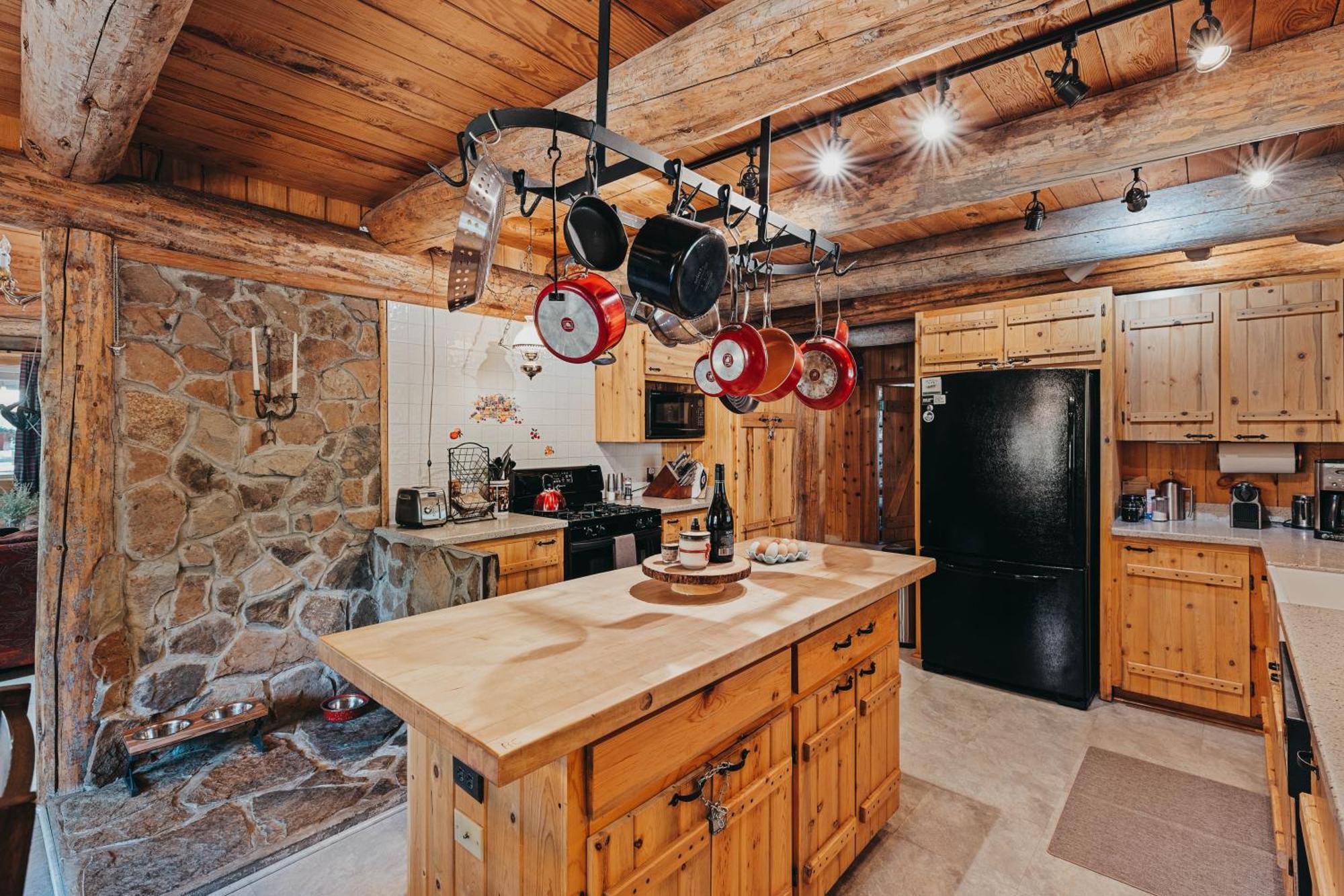 Beautiful Log Home Outside Of Sisters Exterior foto