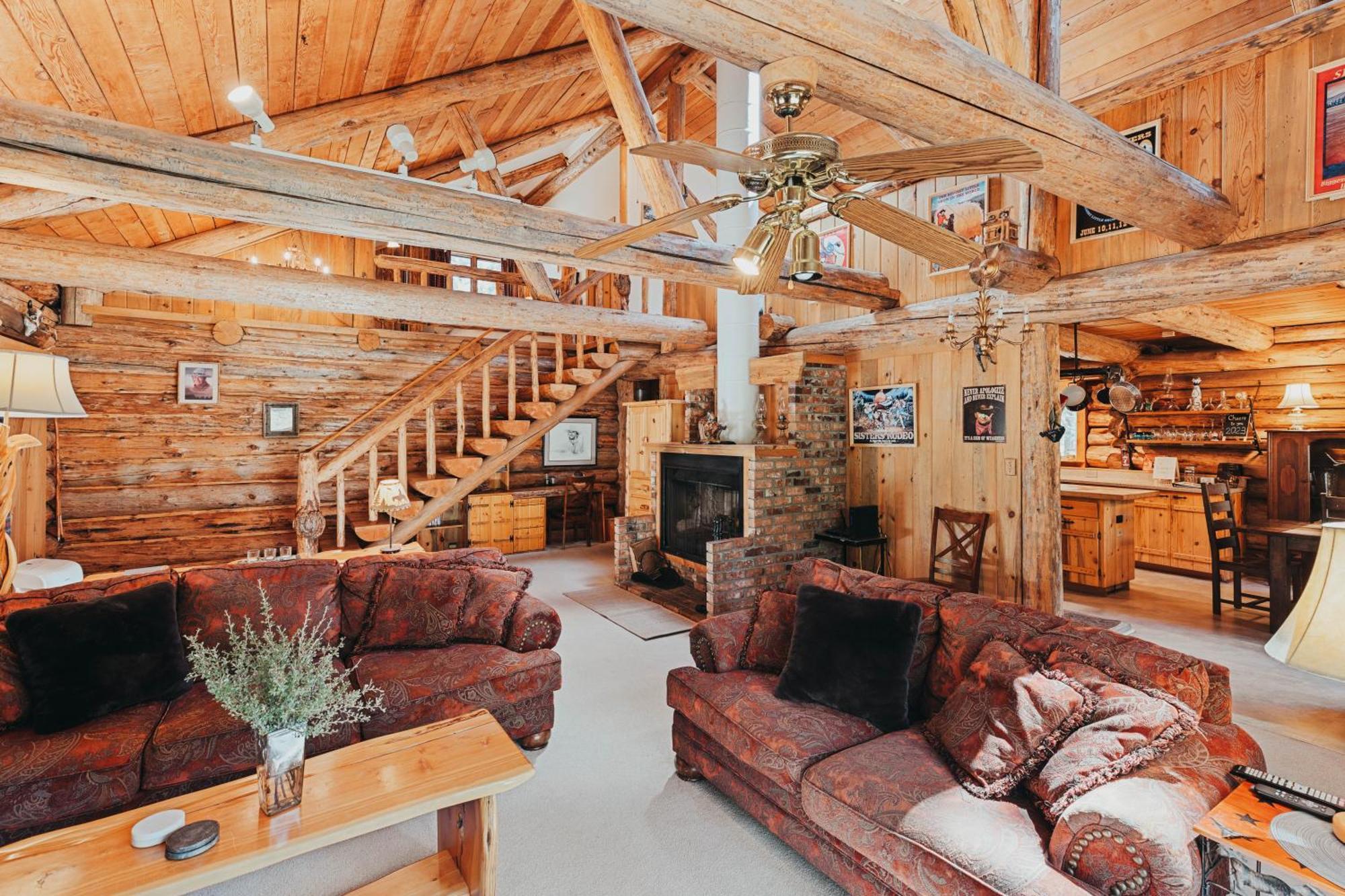 Beautiful Log Home Outside Of Sisters Exterior foto