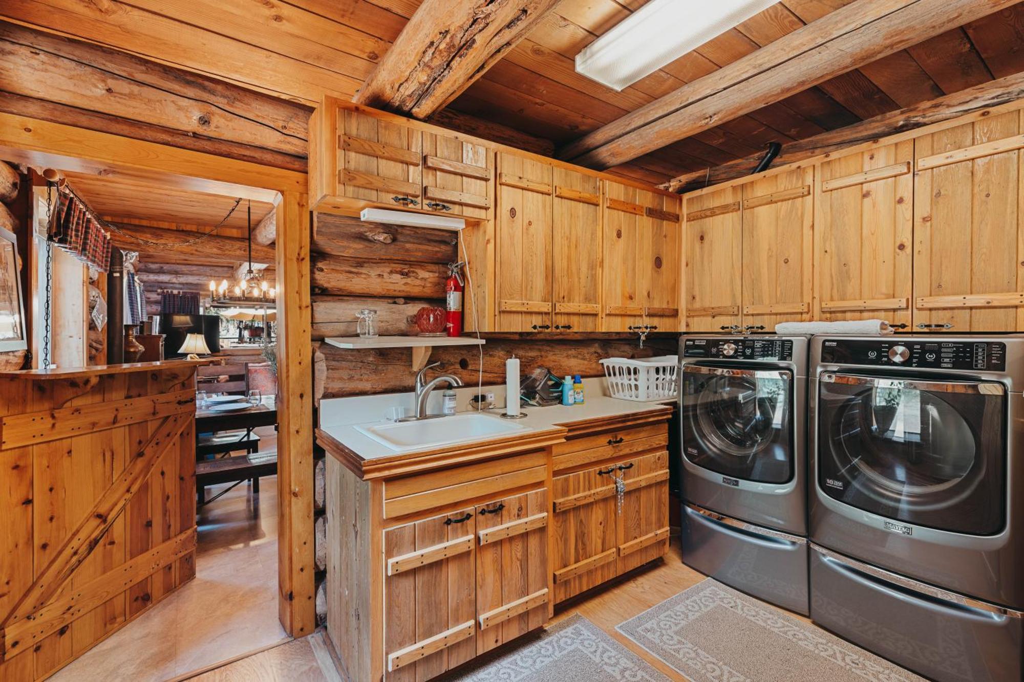 Beautiful Log Home Outside Of Sisters Exterior foto
