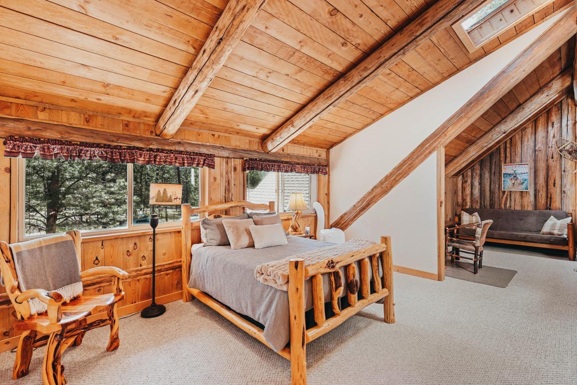 Beautiful Log Home Outside Of Sisters Exterior foto