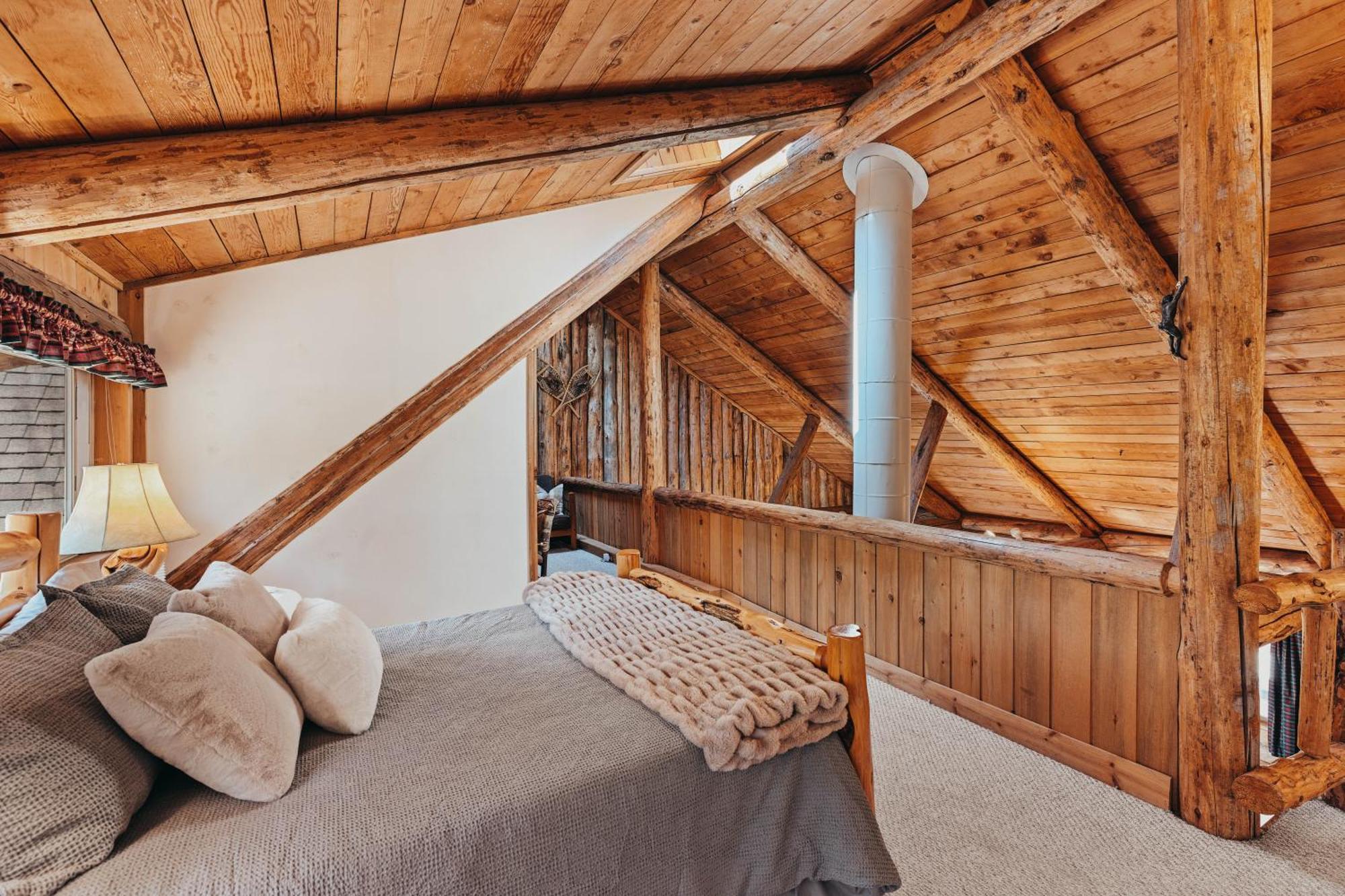 Beautiful Log Home Outside Of Sisters Exterior foto